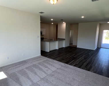 752 Richmond Drive - Photo Thumbnail 10