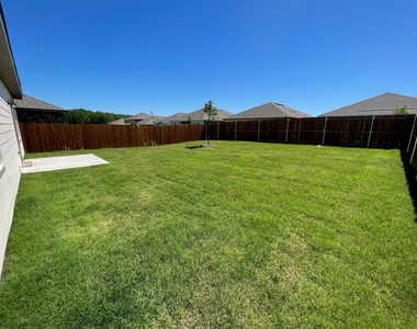 752 Richmond Drive - Photo Thumbnail 26