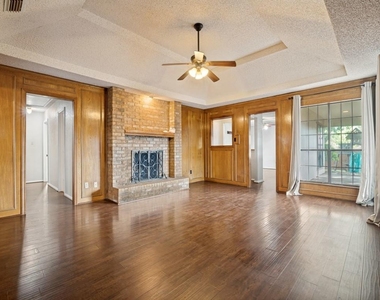 5114 Vera Cruz Drive - Photo Thumbnail 6