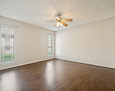 5114 Vera Cruz Drive - Photo Thumbnail 16
