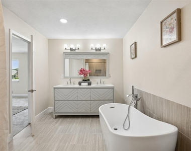 1600 Hartford Drive - Photo Thumbnail 15