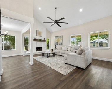 1600 Hartford Drive - Photo Thumbnail 4