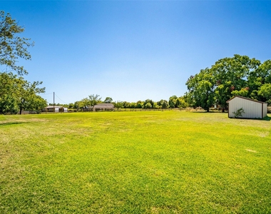 800 Oak Lane Drive - Photo Thumbnail 10