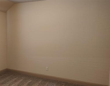 113 Chelsea Court - Photo Thumbnail 14
