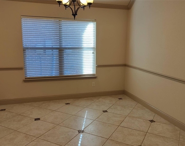 113 Chelsea Court - Photo Thumbnail 12