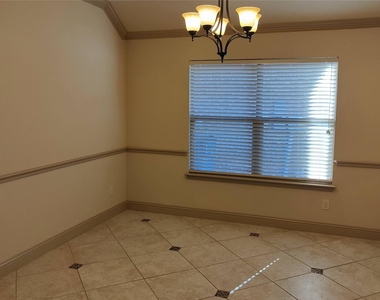 113 Chelsea Court - Photo Thumbnail 5