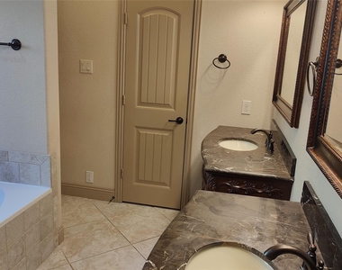 113 Chelsea Court - Photo Thumbnail 17
