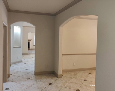 113 Chelsea Court - Photo Thumbnail 1