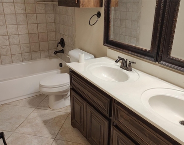 113 Chelsea Court - Photo Thumbnail 16