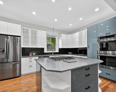 802 Haines Avenue - Photo Thumbnail 6