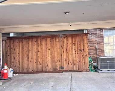 805 Summercreek Drive - Photo Thumbnail 12