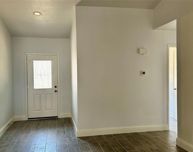 5300 Duchess Court - Photo Thumbnail 14