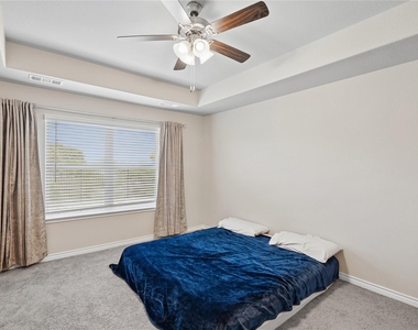 10617 Stag Lane - Photo Thumbnail 7