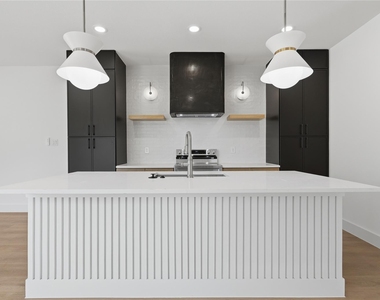 3300 S Harwood Street - Photo Thumbnail 3