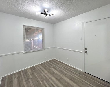 1 Peachtree Place - Photo Thumbnail 12