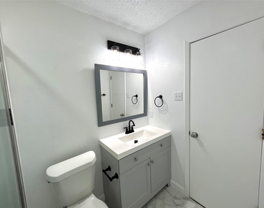 1 Peachtree Place - Photo Thumbnail 1