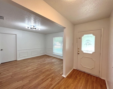 1 Peachtree Place - Photo Thumbnail 18