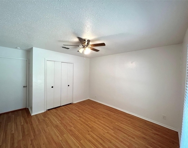 1 Peachtree Place - Photo Thumbnail 7