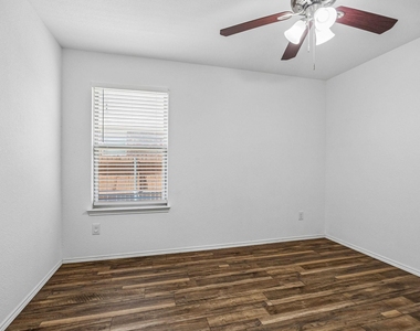 2938 Montrose Trail - Photo Thumbnail 5