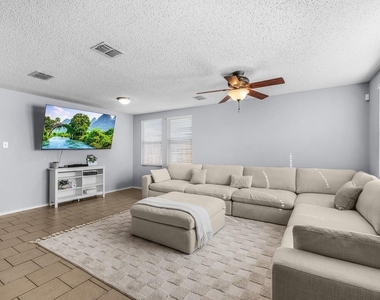 1741 Baxter Springs Drive - Photo Thumbnail 3