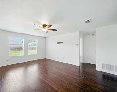 1429 Royal Meadows Trail - Photo Thumbnail 5