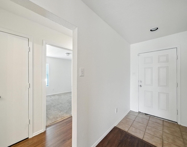 1429 Royal Meadows Trail - Photo Thumbnail 2