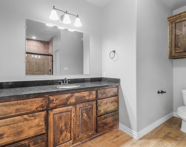 1624 E King Street - Photo Thumbnail 8