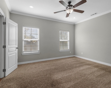 1624 E King Street - Photo Thumbnail 7