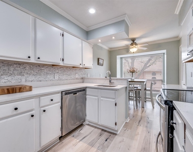 10029 Regal Park Lane - Photo Thumbnail 12