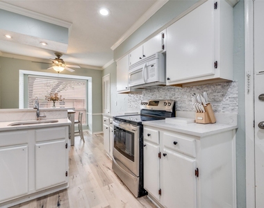 10029 Regal Park Lane - Photo Thumbnail 13