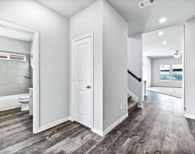 3917 Madison Lane - Photo Thumbnail 2
