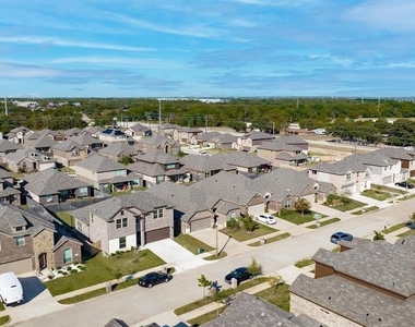 3917 Madison Lane - Photo Thumbnail 17