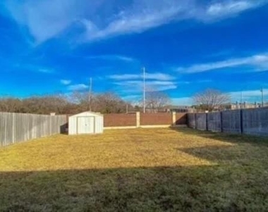 1417 Sun Drive - Photo Thumbnail 7