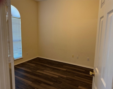 406 Alta Ridge Drive - Photo Thumbnail 4