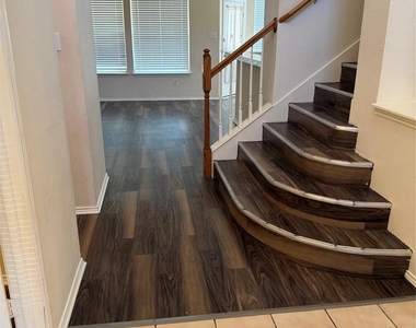 406 Alta Ridge Drive - Photo Thumbnail 2