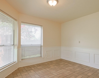 6809 Fawn Valley Place - Photo Thumbnail 11