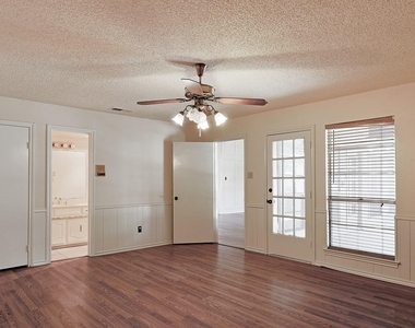 6809 Fawn Valley Place - Photo Thumbnail 14