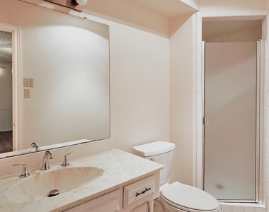 6809 Fawn Valley Place - Photo Thumbnail 15