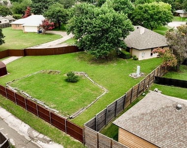 6809 Fawn Valley Place - Photo Thumbnail 35
