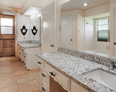 6809 Fawn Valley Place - Photo Thumbnail 21