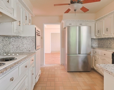 6809 Fawn Valley Place - Photo Thumbnail 10