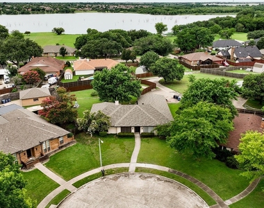 6809 Fawn Valley Place - Photo Thumbnail 32