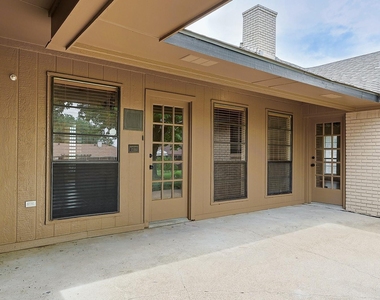 6809 Fawn Valley Place - Photo Thumbnail 24