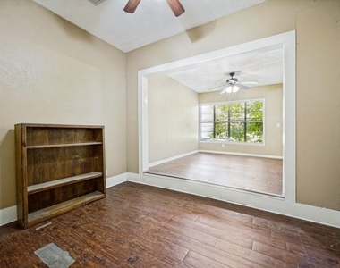 904 W Hickory Street - Photo Thumbnail 7