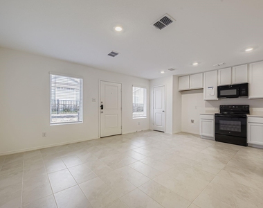 8739 Cottage Creek Drive - Photo Thumbnail 5