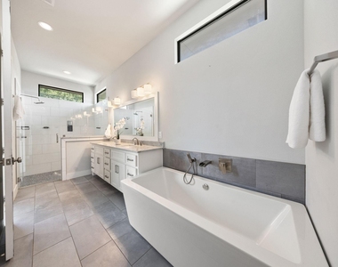 5933 Oram Street - Photo Thumbnail 21