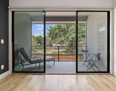 5933 Oram Street - Photo Thumbnail 20