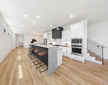 5933 Oram Street - Photo Thumbnail 10