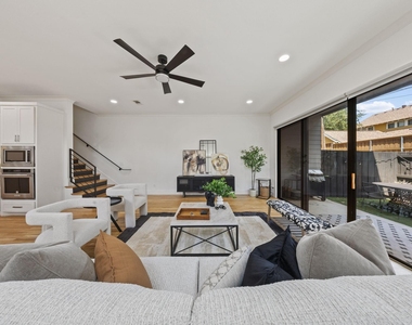 5933 Oram Street - Photo Thumbnail 2