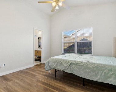 6241 Adonia Drive - Photo Thumbnail 7